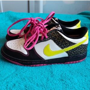 Nike dunk low volt pink stars safari 2009